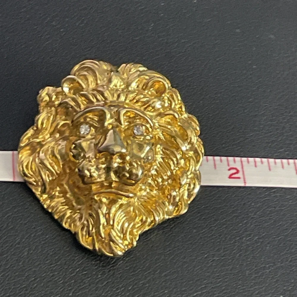Vintage Lion Head Brooch Pin Rhinestone Eyes in Gold Tone Heavy‎ - Picture 7 of 8